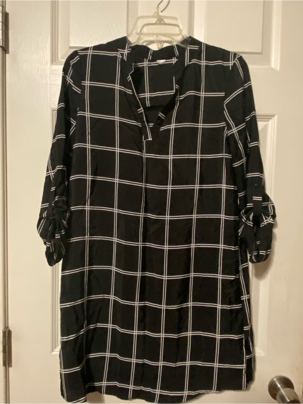 Black Windowpane Tunic Top with V-Neck A1D11
